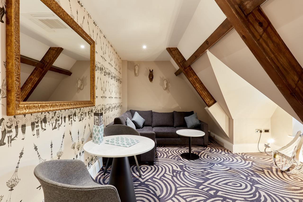 Oddfellows On The Park Cheadle  Exterior photo The interior of a suite at the hotel
