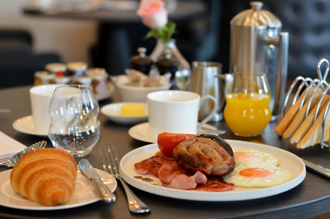 Oddfellows On The Park Cheadle  Exterior photo English breakfast