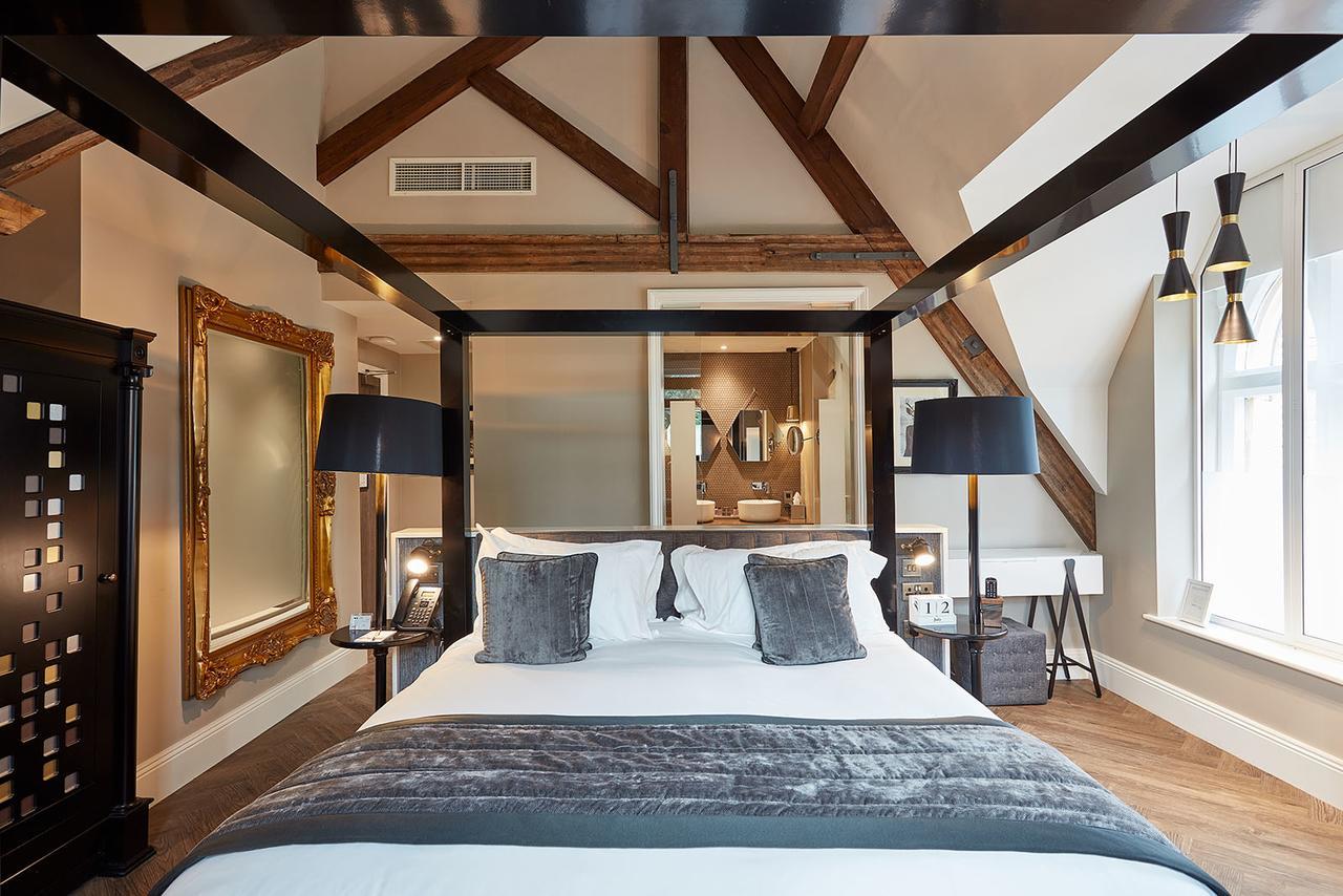 Oddfellows On The Park Cheadle  Exterior photo A bedroom at the hotel